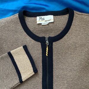 Vtg Mita Gold-Tone Metallic Knit Top, Made in USA, P2P 20 in.